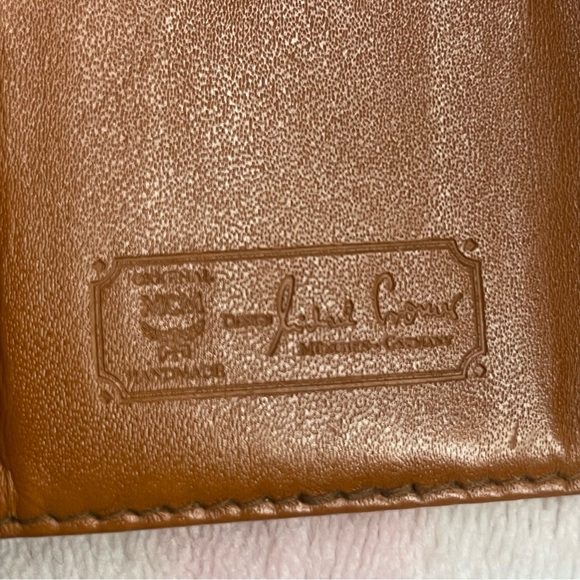 MCM Monogram Leather Keyholder - Picture 9 of 10